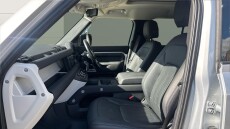 Land Rover Defender 3.0 D300 SE 110 5dr Auto Diesel Estate